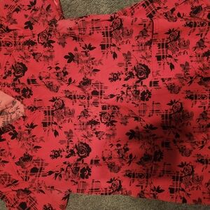 Dickies Red and Black Floral Xl Scrub Top